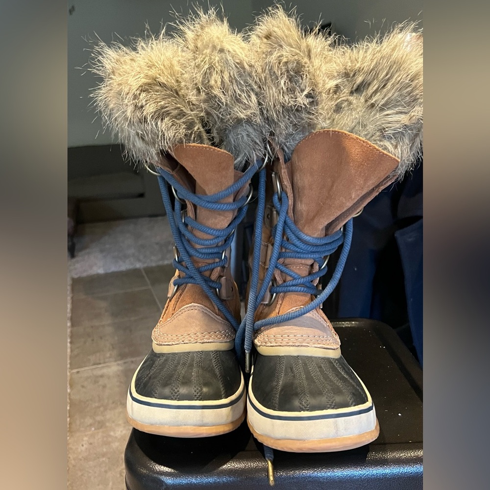 Sorel Joan of Arctic sz 7.5 Waterproof Fur Trim Snow Boots